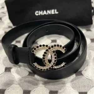 新品　シャネル　CHANEL ベルベット ベルト CCロゴ付き　黒 CHANEL | Accessories | Chanel Cc Logo Luxurious Leather Belt